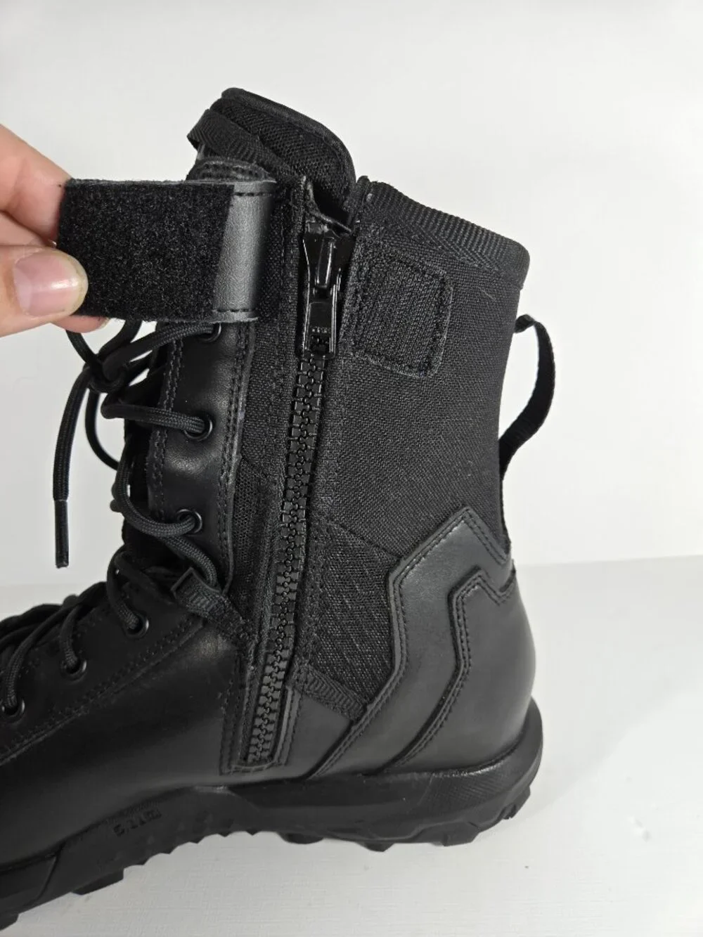 5.11 Tactical A/T 8